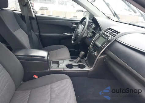 2016 Toyota Camry Hybrid Le z USA, uszkodzony, nr VIN 4T1BD1FK1GU191308